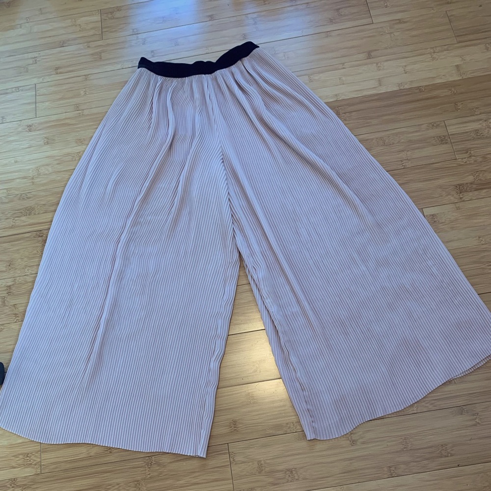 Zara Basic micro-accordion pleat cropped pants in Dusty Rose